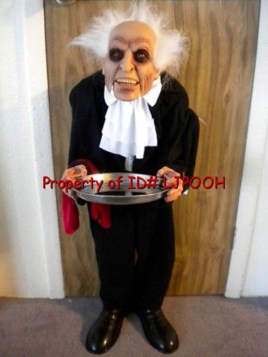 ANIMATED TALKING BUTLER HALLOWEEN PROP CANDY SERVER DOOR GREETER