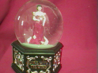 GONE WITH THE WIND WATERGLOBE MUSIC BOX RED