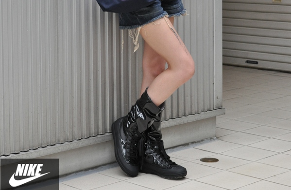Brand new model from Nike Sportswear. A waterproof boot for the ladies