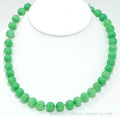 Green Agate 24-inch Bead Necklace 10mm-beads Fashion