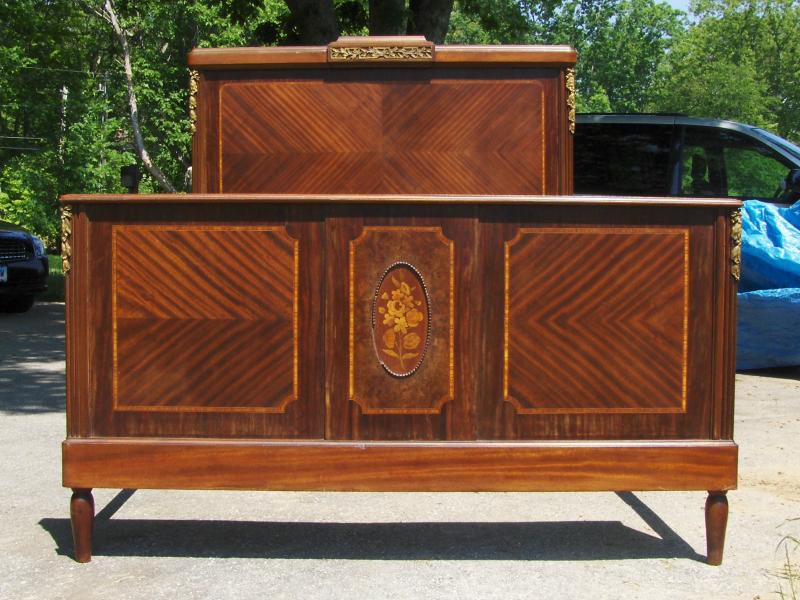 ANTIQUE FRENCH ART DECO BED INLAID FLOWERS WALNUT GILT
