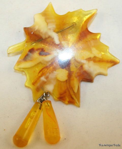 Vintage 1950s Baltic Amber maple leaf shaped brooch