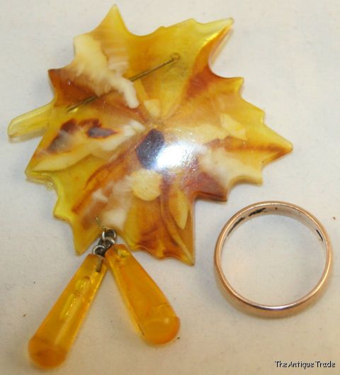 Vintage 1950s Baltic Amber maple leaf shaped brooch