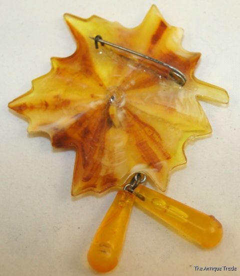 Vintage 1950s Baltic Amber maple leaf shaped brooch