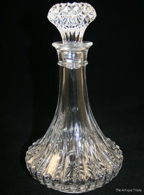 Vintage Art Deco style cut glass superb Lead crystal Decanter