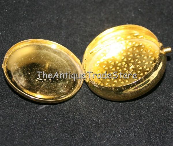 Spanish Tenerife compact box metal with enamel