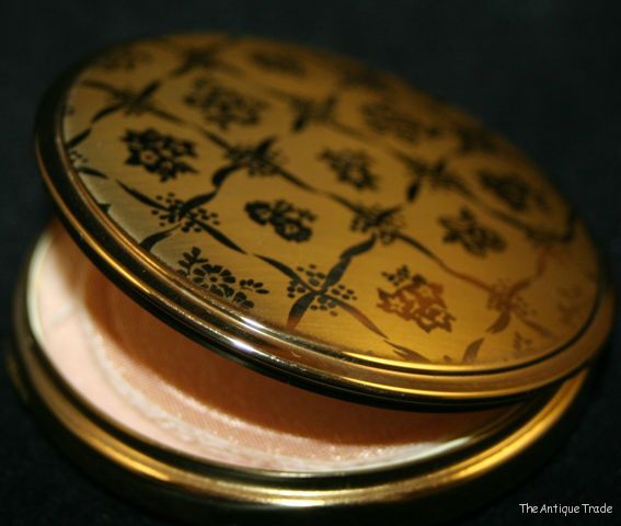Vintage British brass powder compact Ornamental Flower pattern