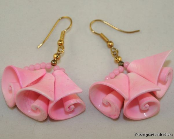 Vintage Costume Jewelry cut sea shel pink earrings je16