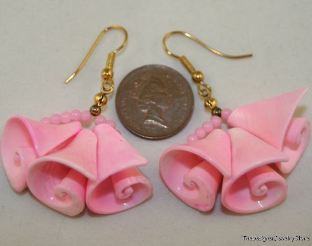 Vintage Costume Jewelry cut sea shel pink earrings je16