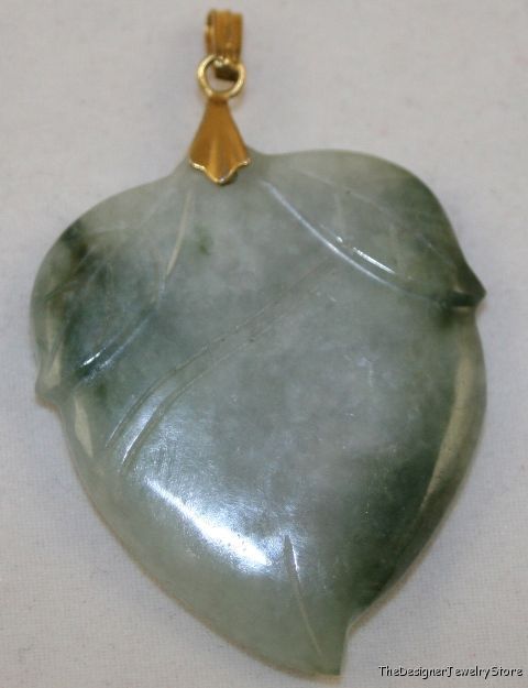 Vintage natural Jadeite carved leaf Pendant je17