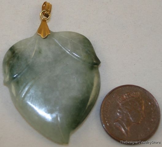 Vintage natural Jadeite carved leaf Pendant je17