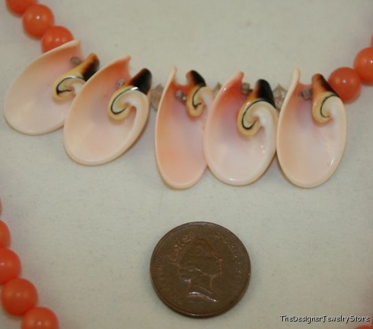 Vintage Jewelry Necklace natural stone and shell je18