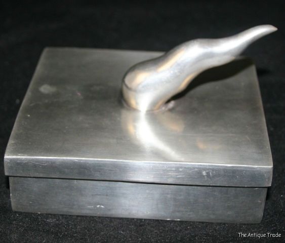 Hand made Sheffield pewter British Nobleman Tobacco snuff trinket box