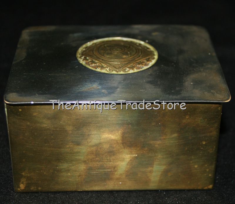 Antique British made Tobacco snuff box with hinged lid