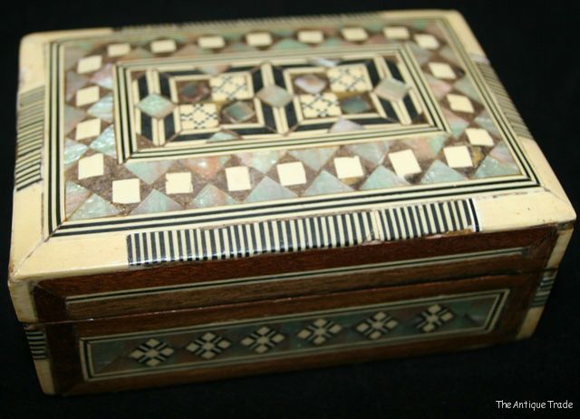 Superb Vintage small wooden trinket Box with shell mosaic inlay