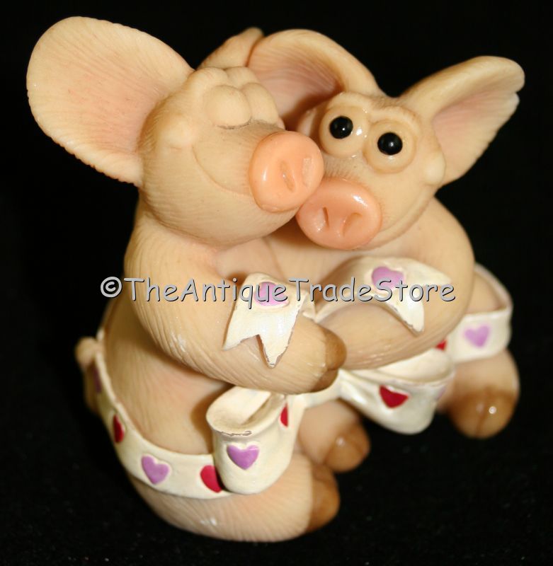 Hand made resin Piggin in Love figurine David Corbridge