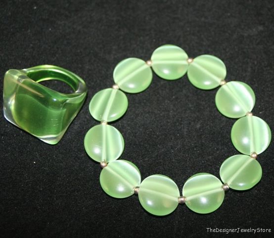 Vintage Italian Jewelry plexiglass ring bracelet je30