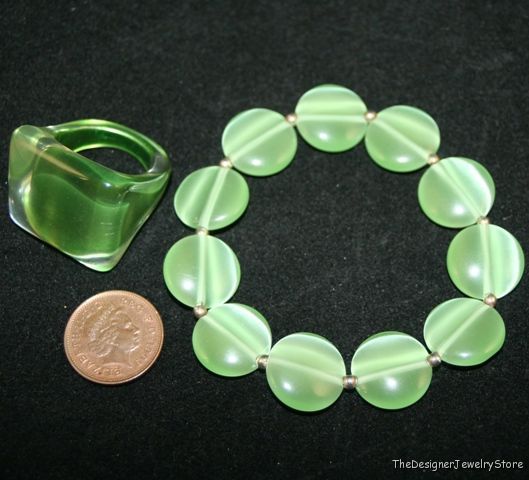 Vintage Italian Jewelry plexiglass ring bracelet je30
