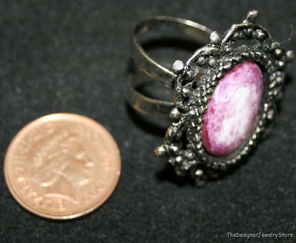 Vintage Jewelry ring white metal painted porcelain je31
