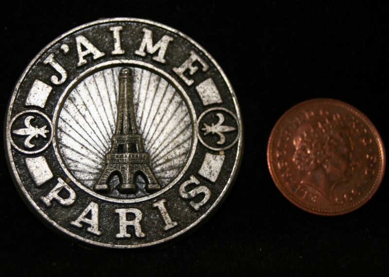 Vintage white metal Paris JAime medal