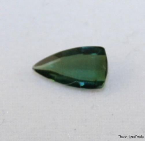 Natural green Tourmaline 4x8 faceted trillion 0.5ct tu15