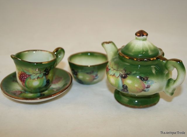 Vintage British Ceramics Mayfayre Doll tea set