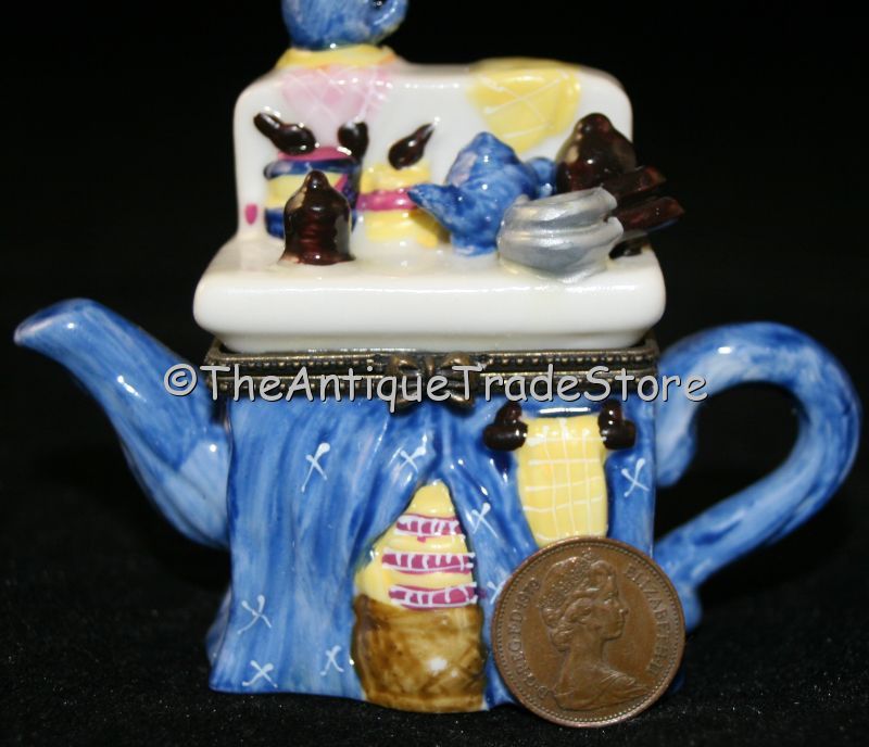 Ceramic hand painted Kitchen Counter trinket box