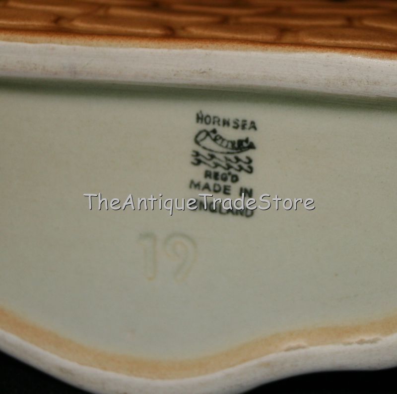 Vintage British porcelain vase Hornsea Fauna 19