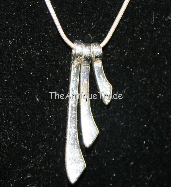 Vintage silver Pendant on the chain Necklace sku3z