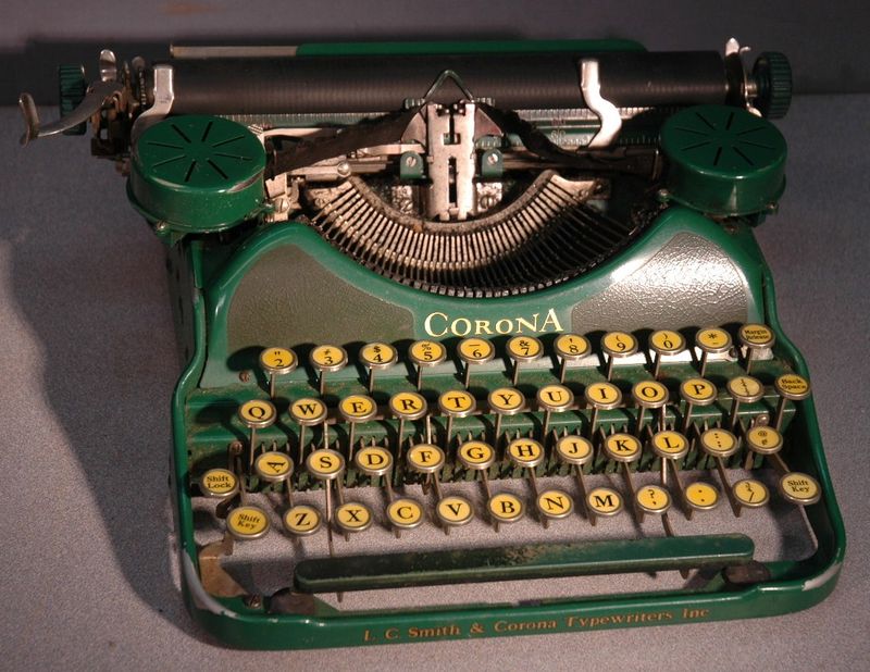Corona Portable Typewriter Green 1920s