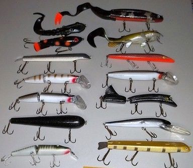 Big Fishing Lot of 14 Large Lures Muskie Pike Bulldawg