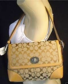 Coach Hamptons Signature Flap Khaki-Camel