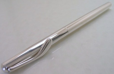 Tiffany & Co. Sterling © Elsa Peretti Clip Rollerball Pen Tiffany & Co. Sterling © Elsa Peretti Clip Rollerball Pen
