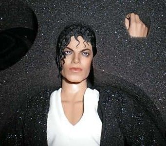 Hot Toys MJ History Billie Jean