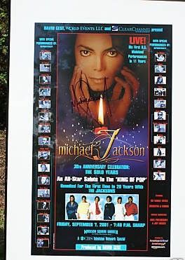 Michael jackson authentic autograph picture