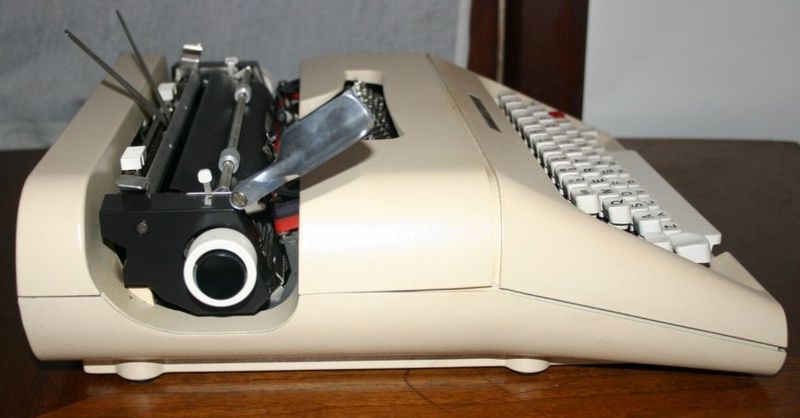 Side View Olivetti Lettera Manual Typewriter
