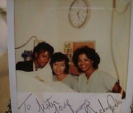 Polaroid_Picture_of_Michael_Jackson_autograph_at_Burn_Cent.jpg