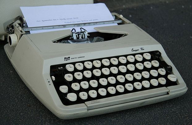Cursive Font Smith Corona Cougar XL Typewriter