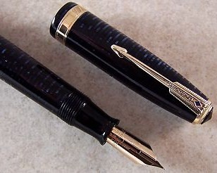 1945 Azure Blue Pearl Parker Vacumatic Fountain Pen 1945 Azure Blue Pearl Parker Vacumatic Fountain Pen