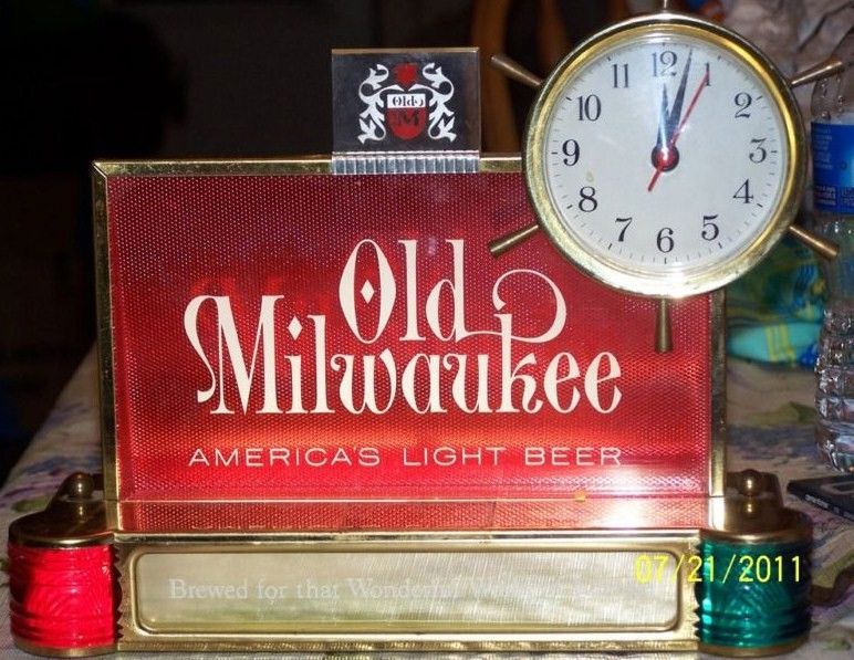 1962 Old Milwaukee Beer Sign Clock 1962 Old Milwaukee Beer Sign Clock