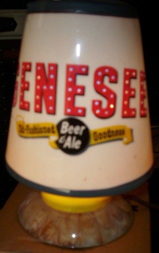 Vintage Genesee Lighted Heat Motion Spinner Beer Lamp