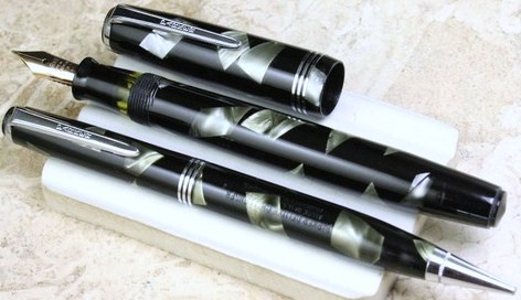 Vintage Parker Fountain Pen 1937 Deluxe Challenger Senior Vintage Parker Fountain Pen 1937 Deluxe Challenger Senior