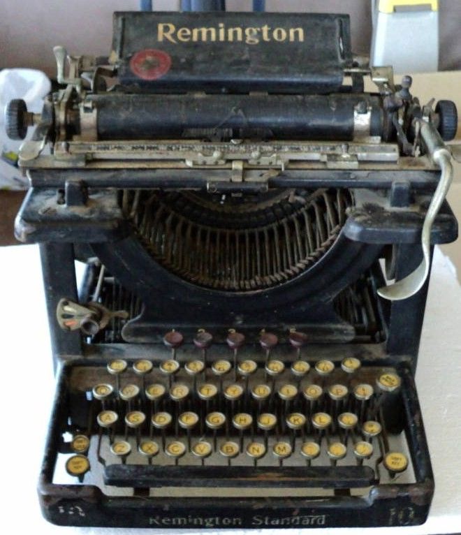 Vintage Remington Standard 10 Typewriter