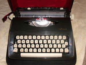 Vintage Royal Lark Manual Typewriter Mini Black w Case