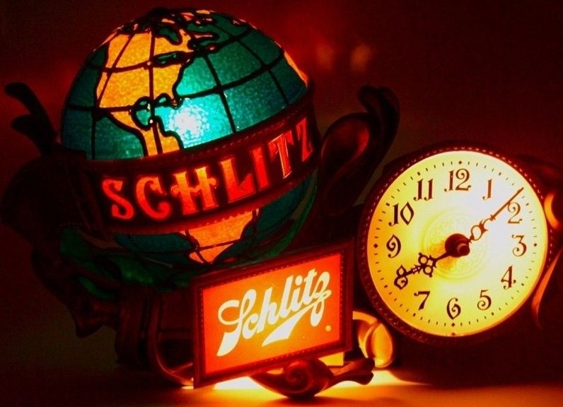 Vintage Schlitz Beer Rotating World Globe Clock Vintage Schlitz Beer Rotating World Globe Clock