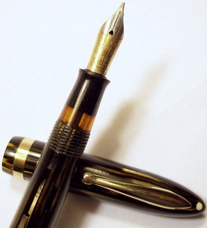 Vintage Sheaffer 1930s Striated Fountain Pen Vintage Sheaffer 1930s Striated Fountain Pen