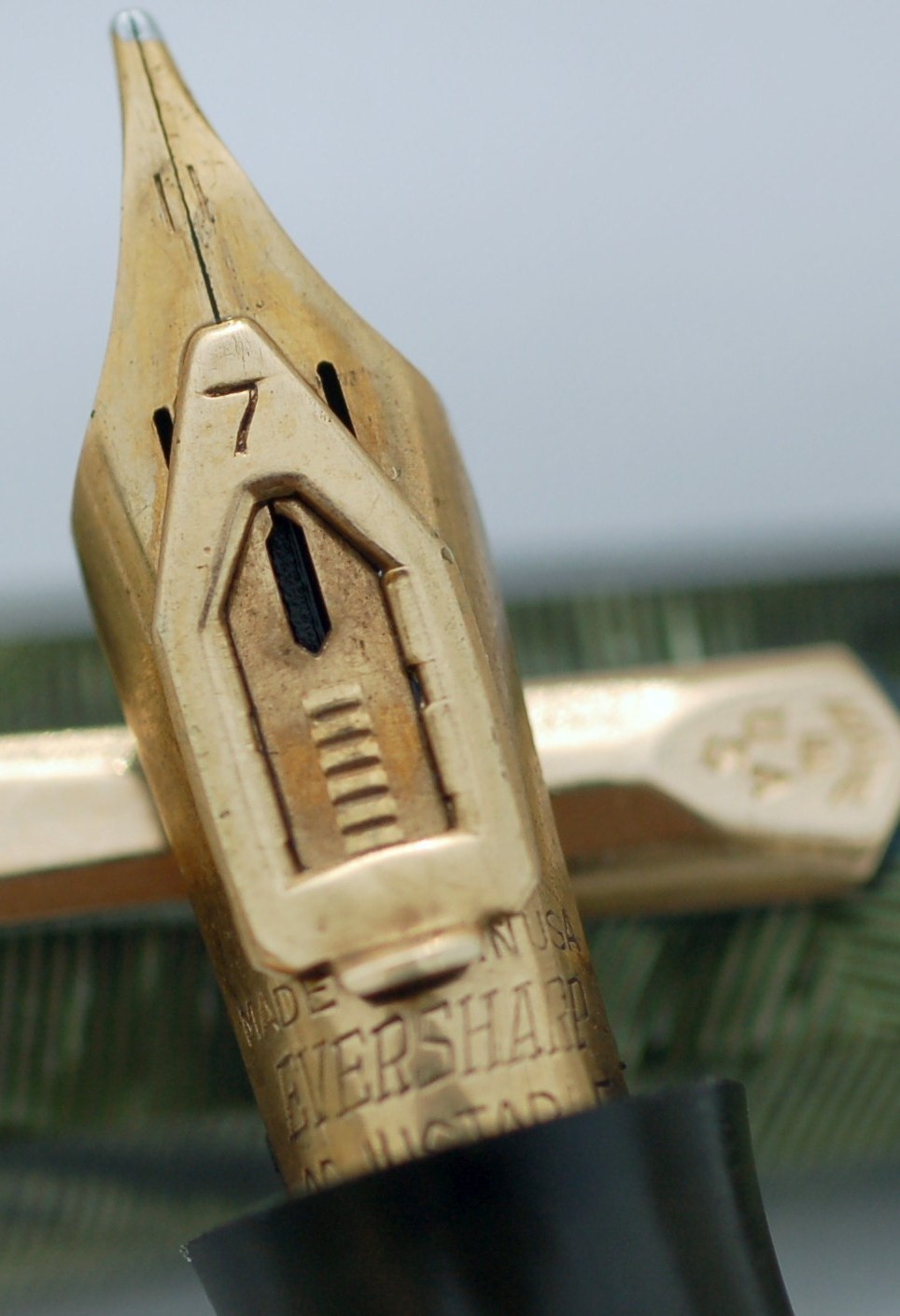 Wahl Doric Fountain Pen #7 Adjustable Nib Close up View