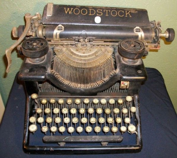Woodstock Typewriter Model 5 1920s