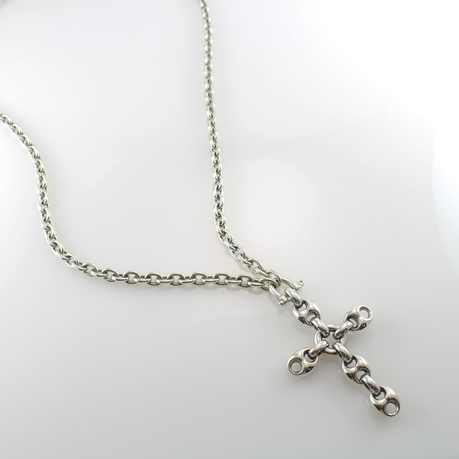 cross necklace gucci