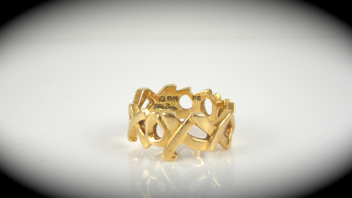 Tiffany Paloma Picasso 18 Karat Yellow Gold 'XOXO' Ring